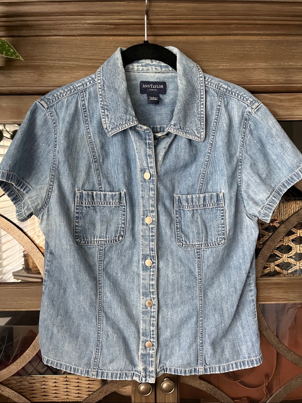 Vintage Ann Taylor Light Wash Denim Short Sleeve Button-Front Shirt; 100% Cotton